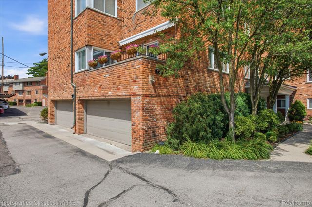 450 Oak Avenue 203, Birmingham, MI 48009