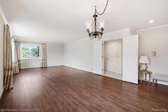450 Oak Avenue 203, Birmingham, MI 48009