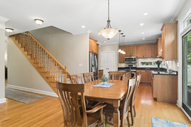 103 S Donald Avenue, Arlington Heights, IL 60004