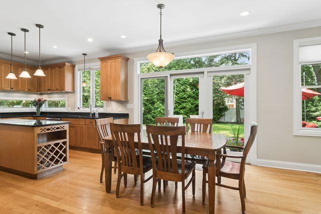 103 S Donald Avenue, Arlington Heights, IL 60004
