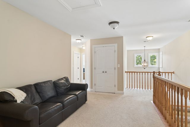 103 S Donald Avenue, Arlington Heights, IL 60004