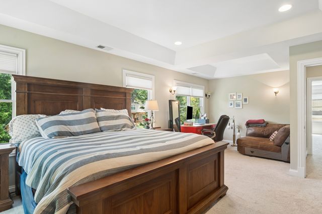 103 S Donald Avenue, Arlington Heights, IL 60004