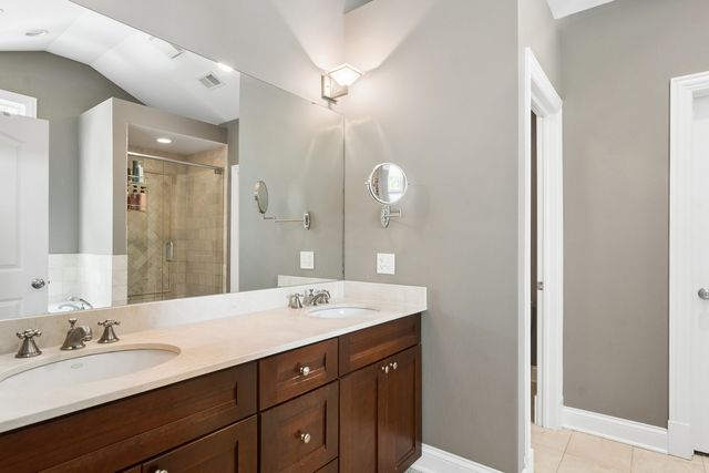103 S Donald Avenue, Arlington Heights, IL 60004