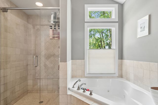 103 S Donald Avenue, Arlington Heights, IL 60004