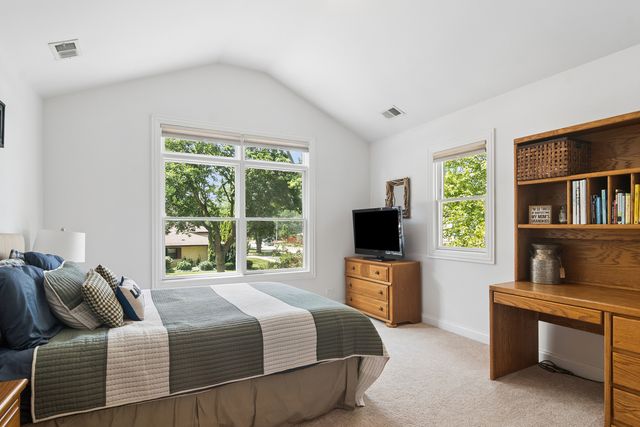103 S Donald Avenue, Arlington Heights, IL 60004