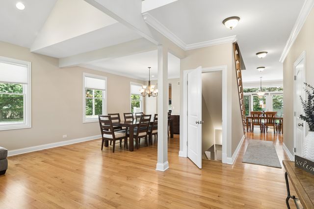 103 S Donald Avenue, Arlington Heights, IL 60004