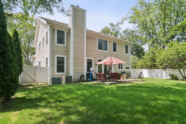 103 S Donald Avenue, Arlington Heights, IL 60004
