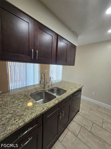 960 Hearty ST, North Fort Myers, FL 33903