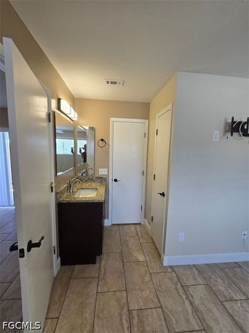 960 Hearty ST, North Fort Myers, FL 33903