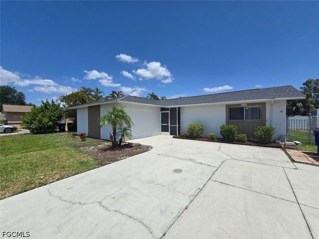 960 Hearty ST, North Fort Myers, FL 33903