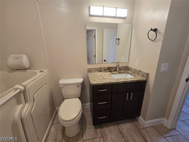 960 Hearty ST, North Fort Myers, FL 33903