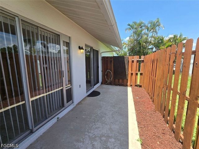 960 Hearty ST, North Fort Myers, FL 33903