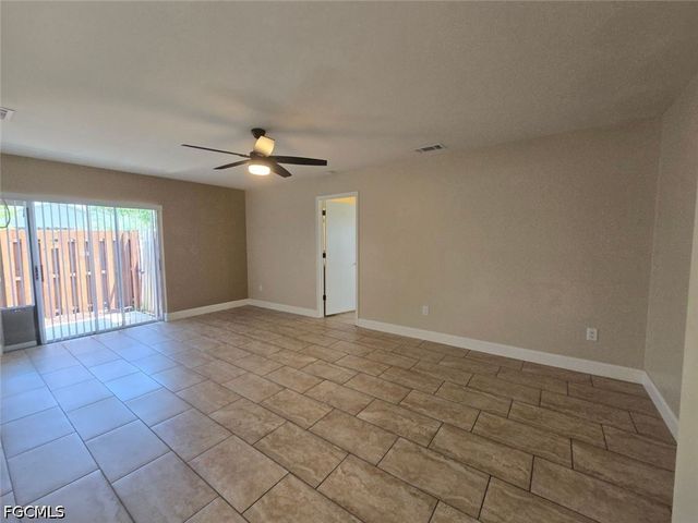 960 Hearty ST, North Fort Myers, FL 33903