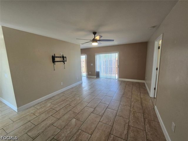 960 Hearty ST, North Fort Myers, FL 33903
