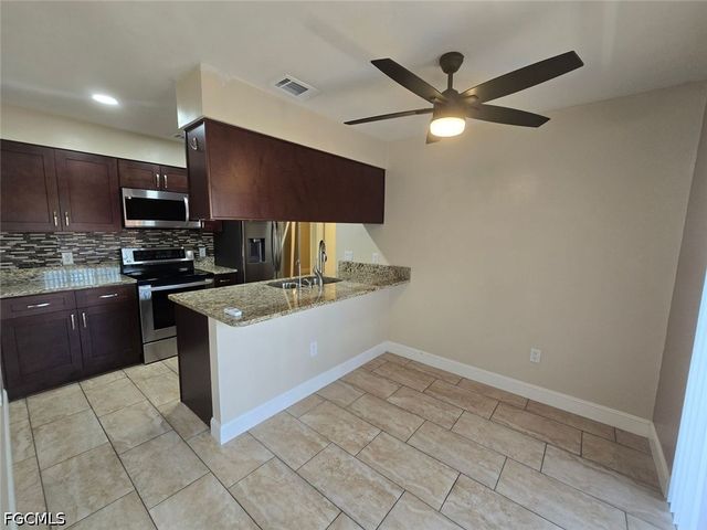 960 Hearty ST, North Fort Myers, FL 33903