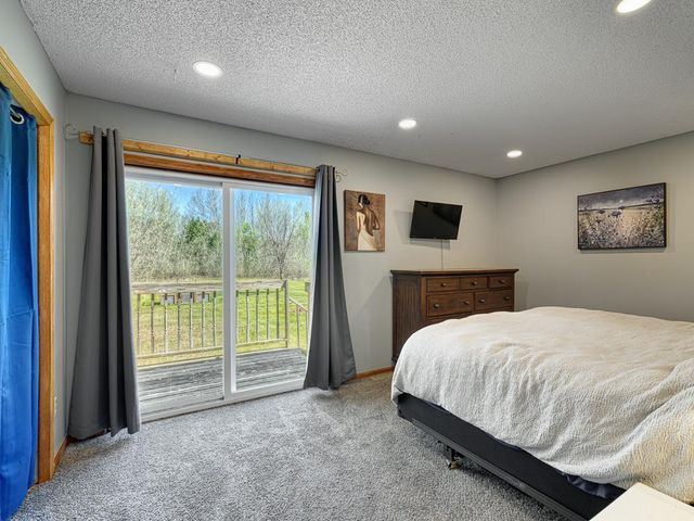 2695 196th Avenue NE, Cedar, MN 55011
