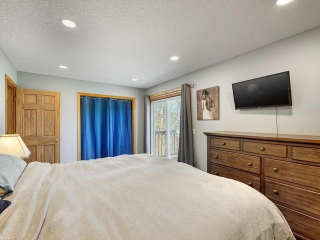 2695 196th Avenue NE, Cedar, MN 55011