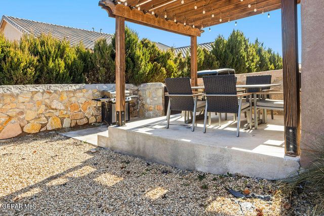 505 VALLEY PLUM Avenue, El Paso, TX 79932