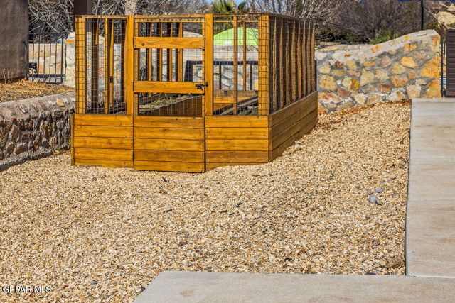 505 VALLEY PLUM Avenue, El Paso, TX 79932