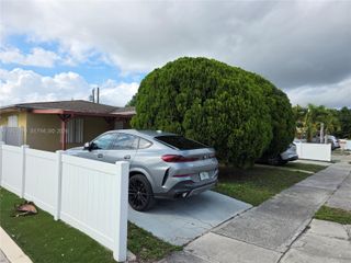 3860 E 9th Ln 3860, Hialeah, FL 33013