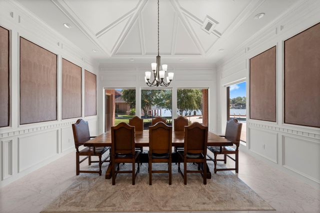 40 La Jolla Circle, Montgomery, TX 77356