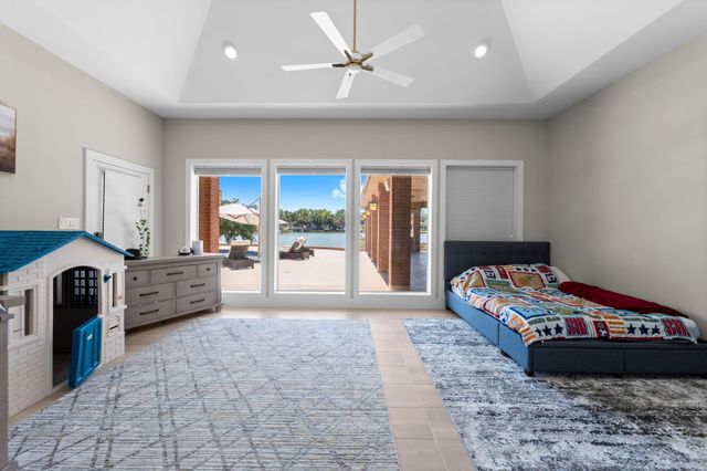 40 La Jolla Circle, Montgomery, TX 77356