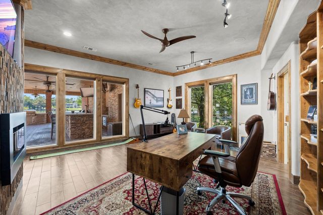 40 La Jolla Circle, Montgomery, TX 77356