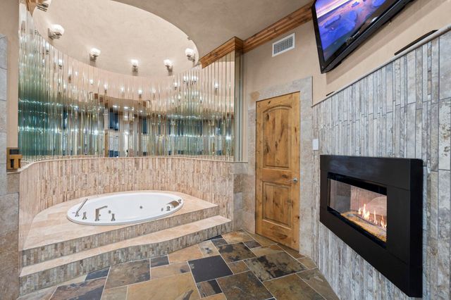 40 La Jolla Circle, Montgomery, TX 77356