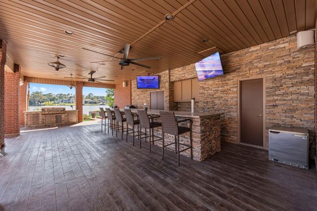 40 La Jolla Circle, Montgomery, TX 77356