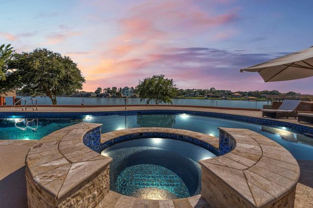 40 La Jolla Circle, Montgomery, TX 77356