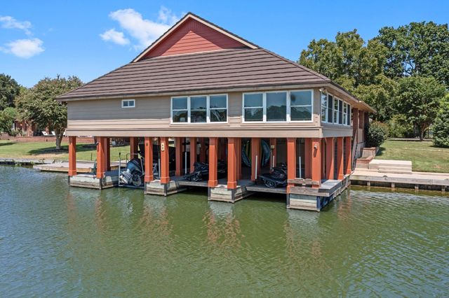 40 La Jolla Circle, Montgomery, TX 77356