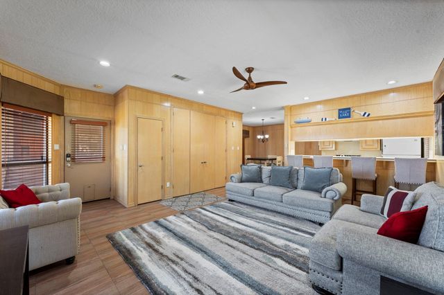 40 La Jolla Circle, Montgomery, TX 77356