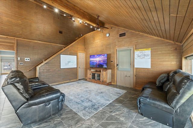 40 La Jolla Circle, Montgomery, TX 77356