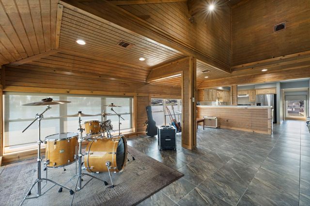 40 La Jolla Circle, Montgomery, TX 77356