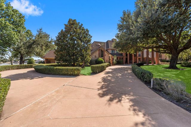 40 La Jolla Circle, Montgomery, TX 77356
