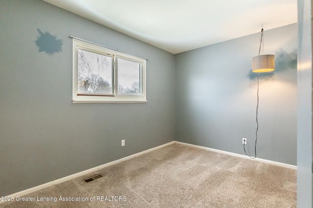 4304 Dumfries Circle, Lansing, MI 48911