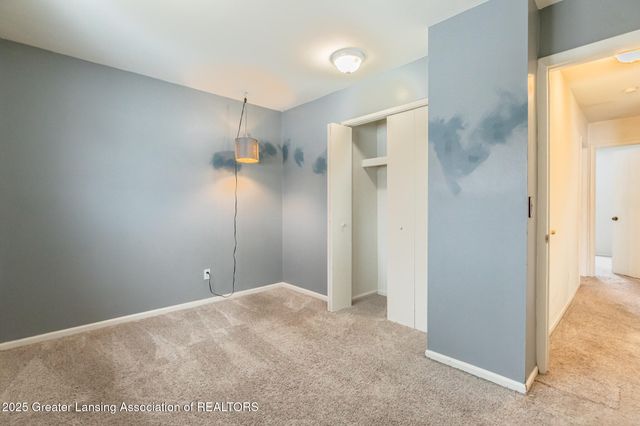 4304 Dumfries Circle, Lansing, MI 48911