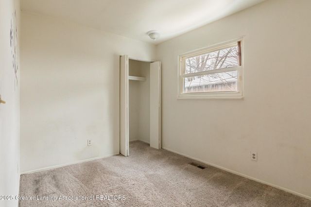 4304 Dumfries Circle, Lansing, MI 48911