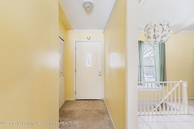 4304 Dumfries Circle, Lansing, MI 48911