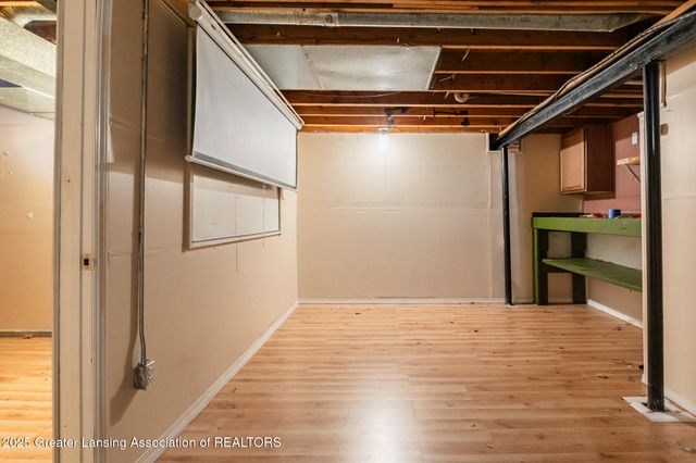 4304 Dumfries Circle, Lansing, MI 48911