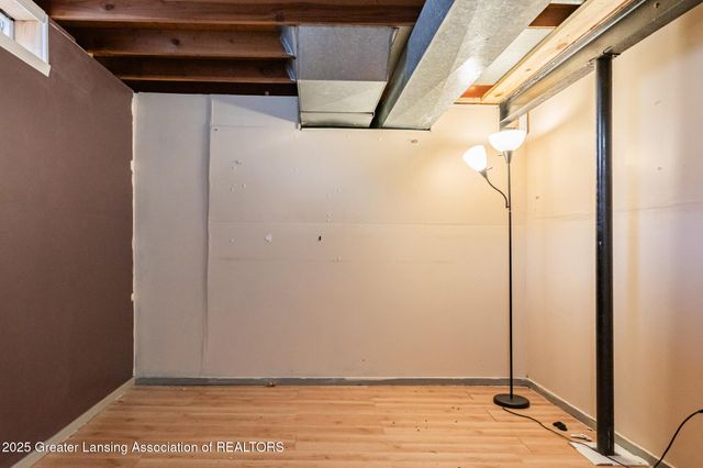 4304 Dumfries Circle, Lansing, MI 48911