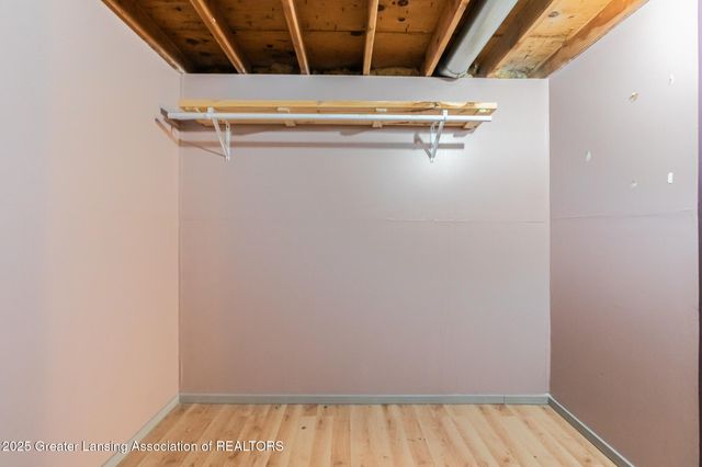 4304 Dumfries Circle, Lansing, MI 48911