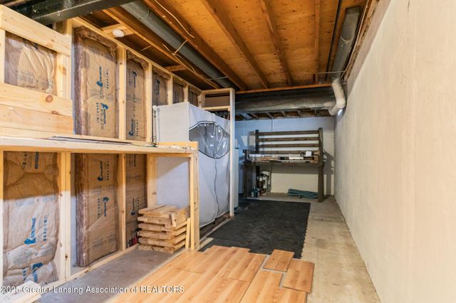 4304 Dumfries Circle, Lansing, MI 48911