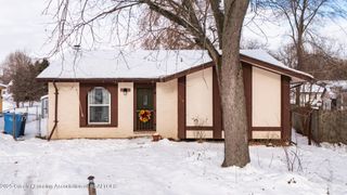 4304 Dumfries Circle, Lansing, MI 48911