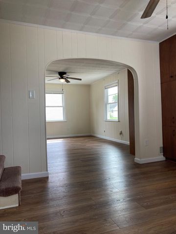 1607 LESLIE RD, Dundalk, MD 21222