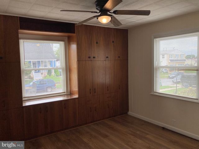 1607 LESLIE RD, Dundalk, MD 21222