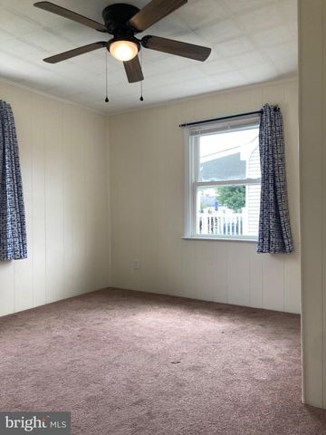1607 LESLIE RD, Dundalk, MD 21222