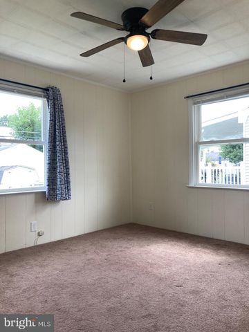 1607 LESLIE RD, Dundalk, MD 21222