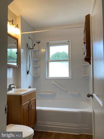 1607 LESLIE RD, Dundalk, MD 21222