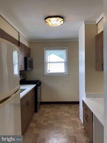 1607 LESLIE RD, Dundalk, MD 21222